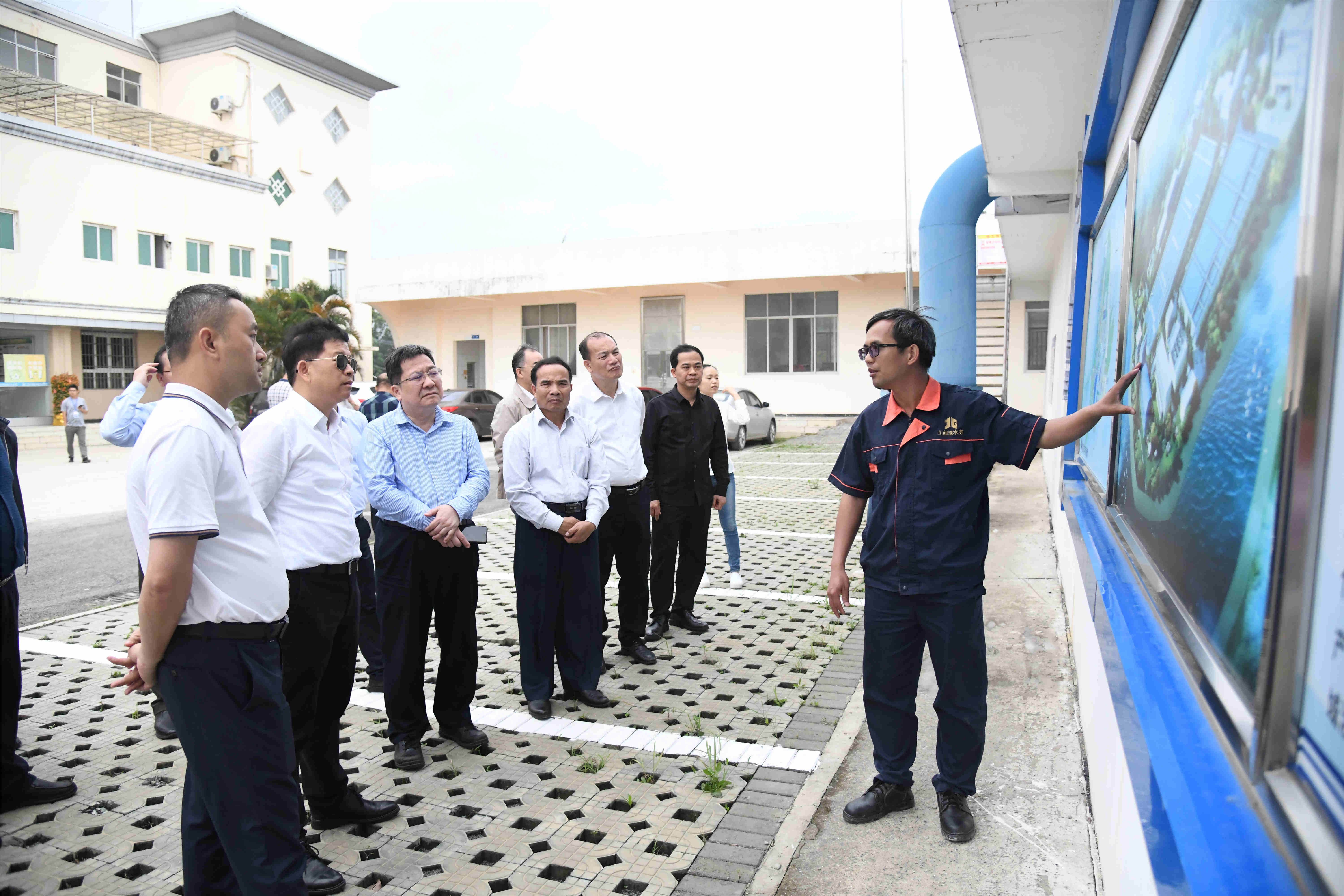 聽取建設(shè)情況介紹_副本 聽取建設(shè)情況介紹_副本