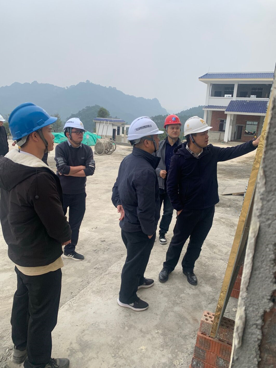 檢查西燕水廠項目現(xiàn)場(調(diào)整) 檢查西燕水廠項目現(xiàn)場(調(diào)整)