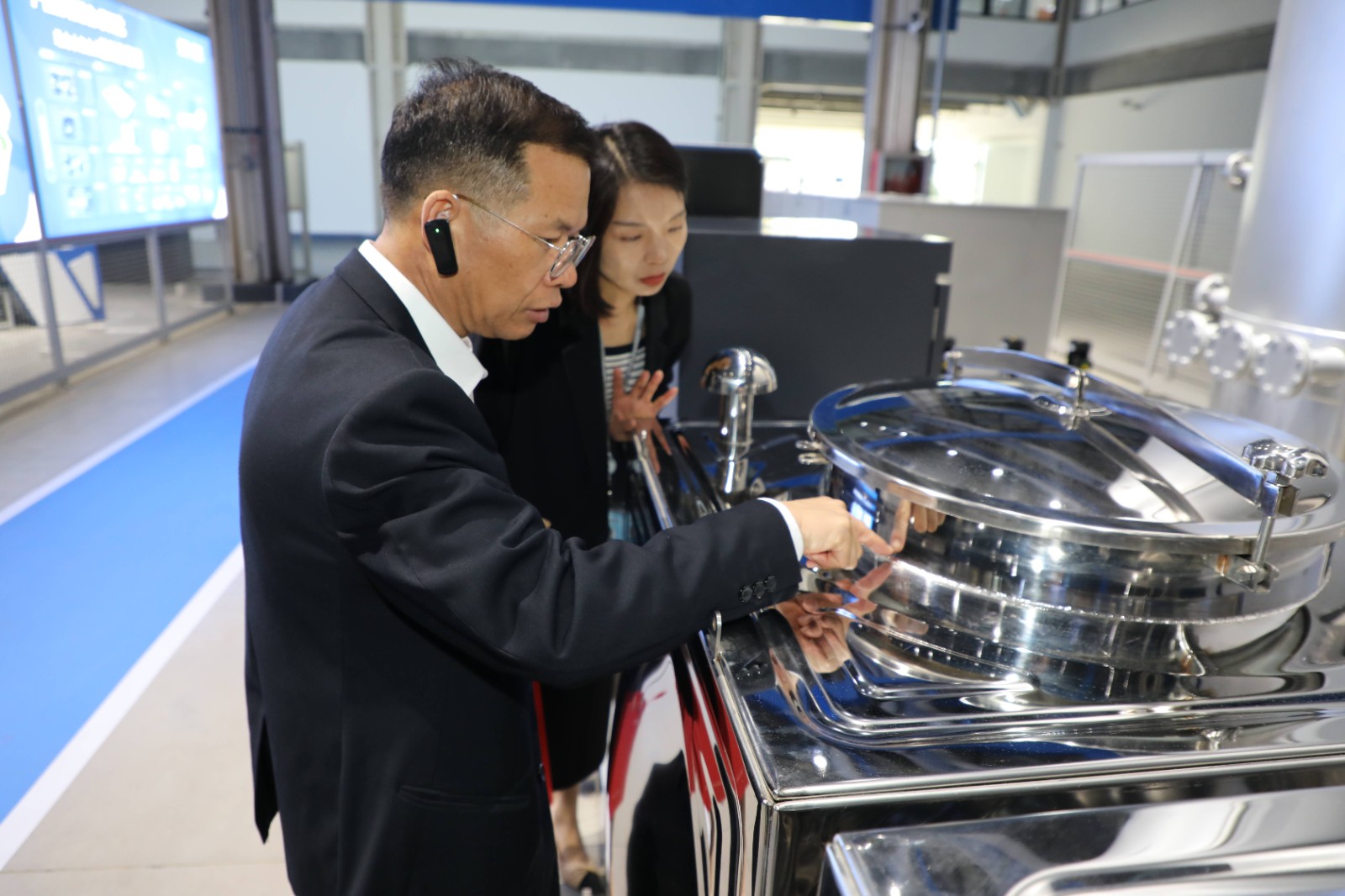 11.參觀標(biāo)桿水務(wù)企業(yè)2(1) 11.參觀標(biāo)桿水務(wù)企業(yè)2(1)