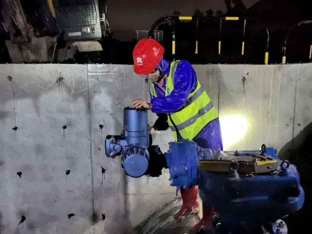 1698045035c54235.jpg 1698045035c54235.jpg