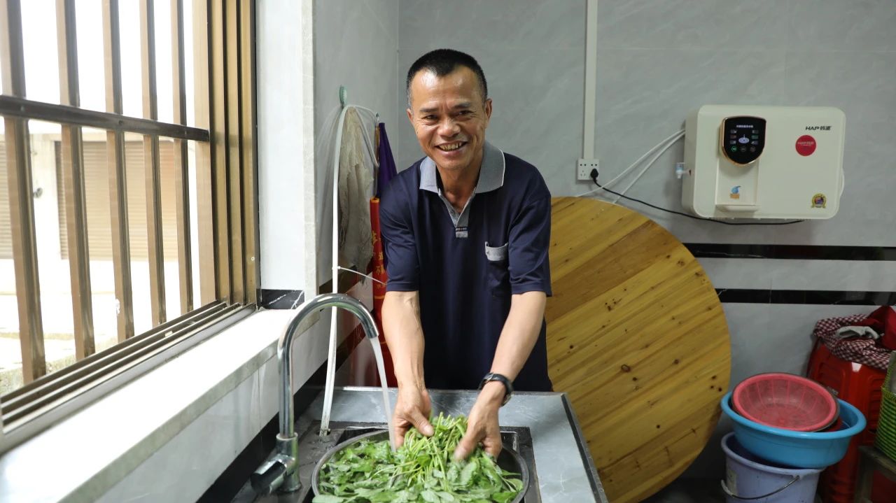 7ede19a7adc3744108dde593ffc5c3aa 7ede19a7adc3744108dde593ffc5c3aa