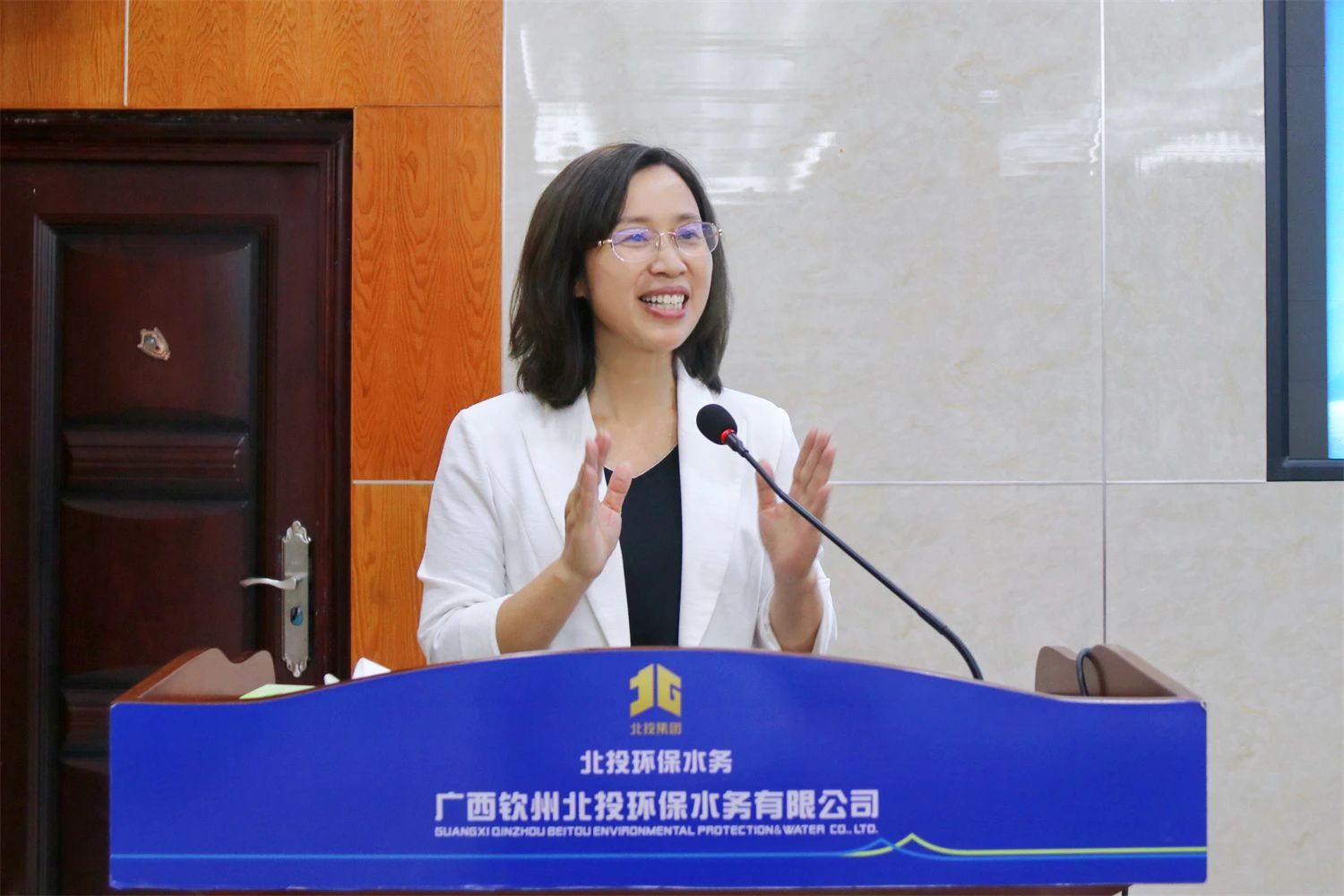 72e9436f9896f7c33d3d09dbfd540400 72e9436f9896f7c33d3d09dbfd540400